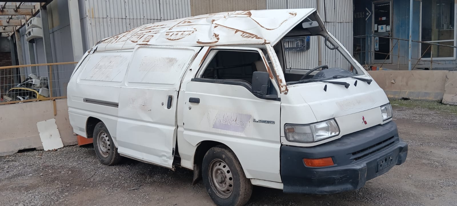  Mitsubishi L300 2008    EN DESARME